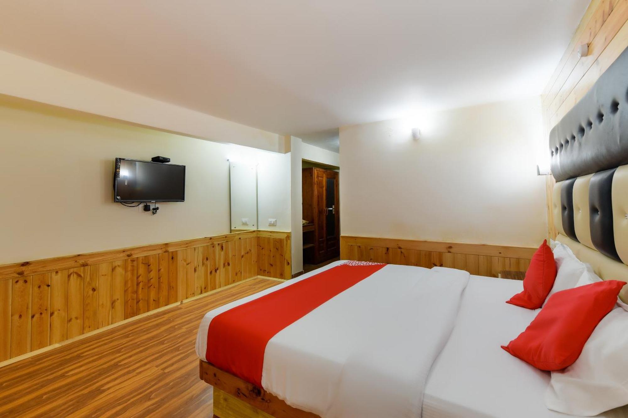 Oyo 46485 Hotel Vijayant Manāli Eksteriør billede